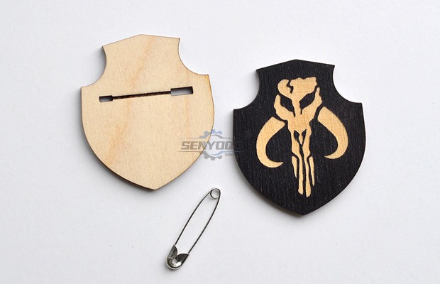 How-to: Wooden badge with safety pin