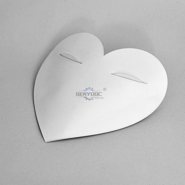 Gift carton Heart with eyes