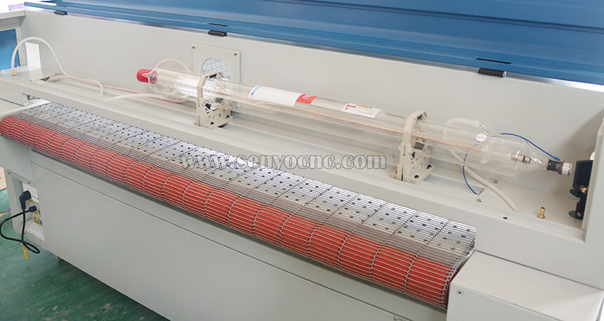 Autofeeding co2 laser cutting machine  (16).jpg