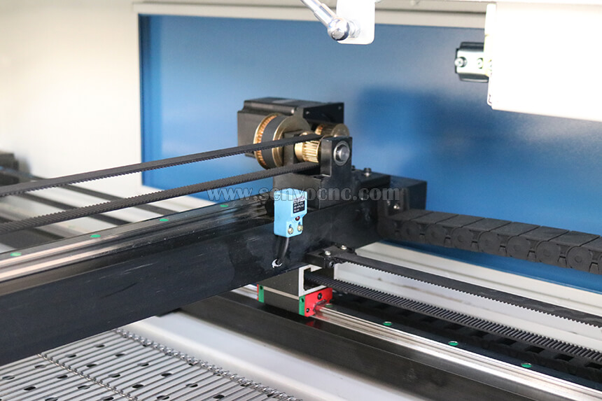 Autofeeding co2 laser cutting machine  (9).jpg
