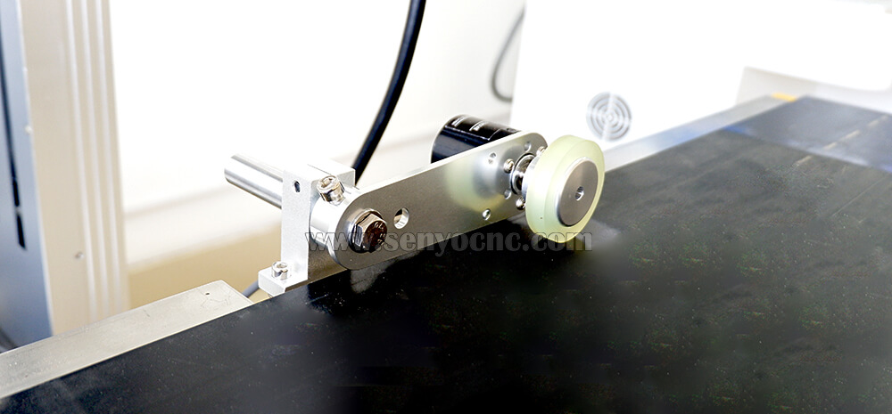 Flying Fiber Laser With Visual Positioning System CCD Camera Production Date PVC PE Pipe Marker Printer Marking Machine