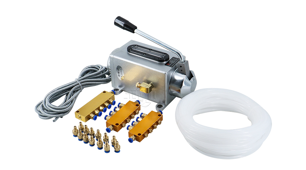 Handheld Lubricator with 6mm & 8mm Outlet Low Pressure Piston Oil Pump